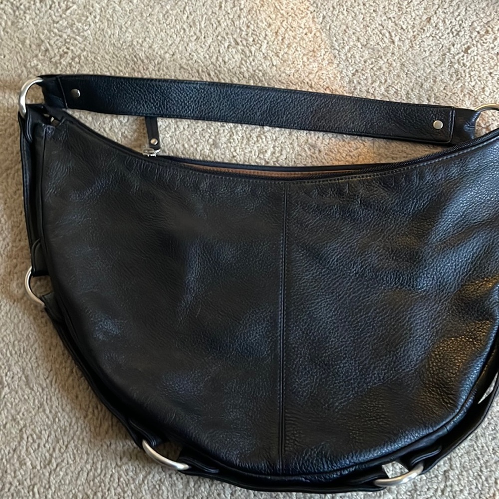 Elegant Black Leather Shoulder Bag